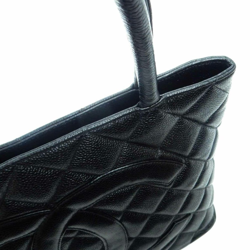 Black Chanel Leather Bag - Picture 4 of 13